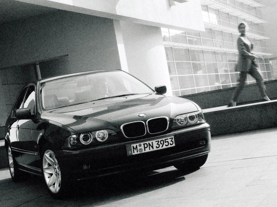  BMW 525i Sedan 2000 года  (фото 4 из 13)